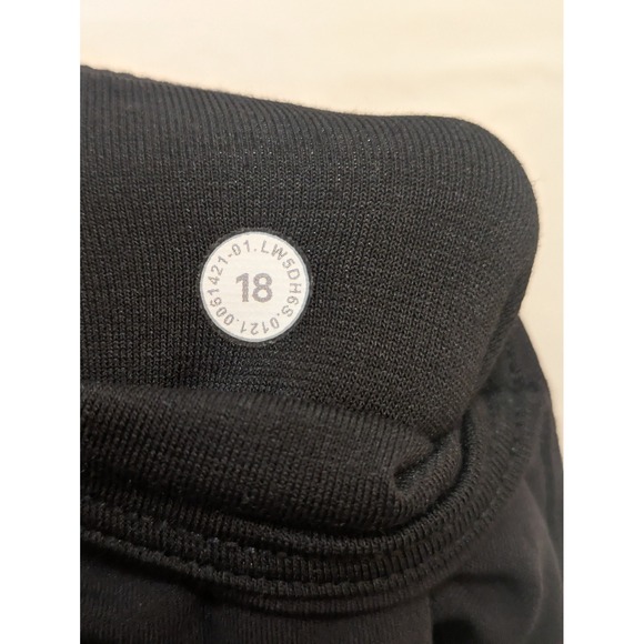 Lululemon On the Fly Jogger Women's Black Size 18 High Rise Tapered Cuffed Pants - Picture 7 of 8
